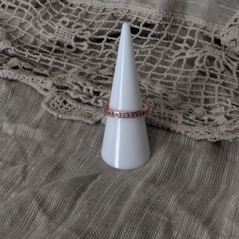 Elegant Rose Gold Ring with Crystal Accents